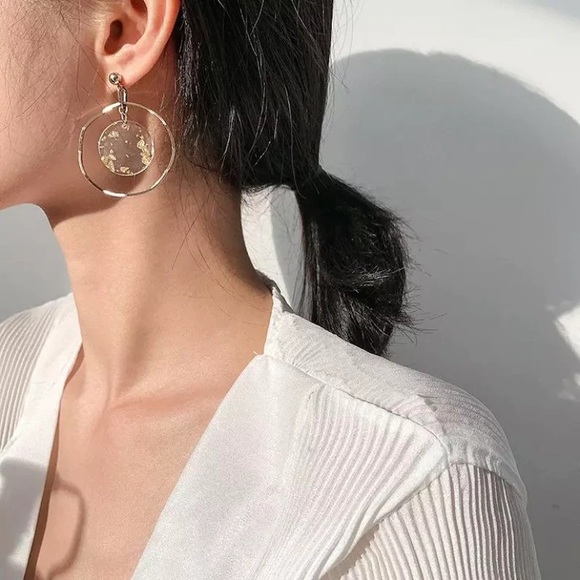 LAST SET SALE NWT Gold Flaked Hollow Wire Rim Round Drop Earrings - Picture 3 of 5